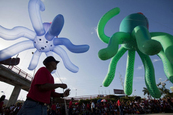 Helium Parade Balloons 