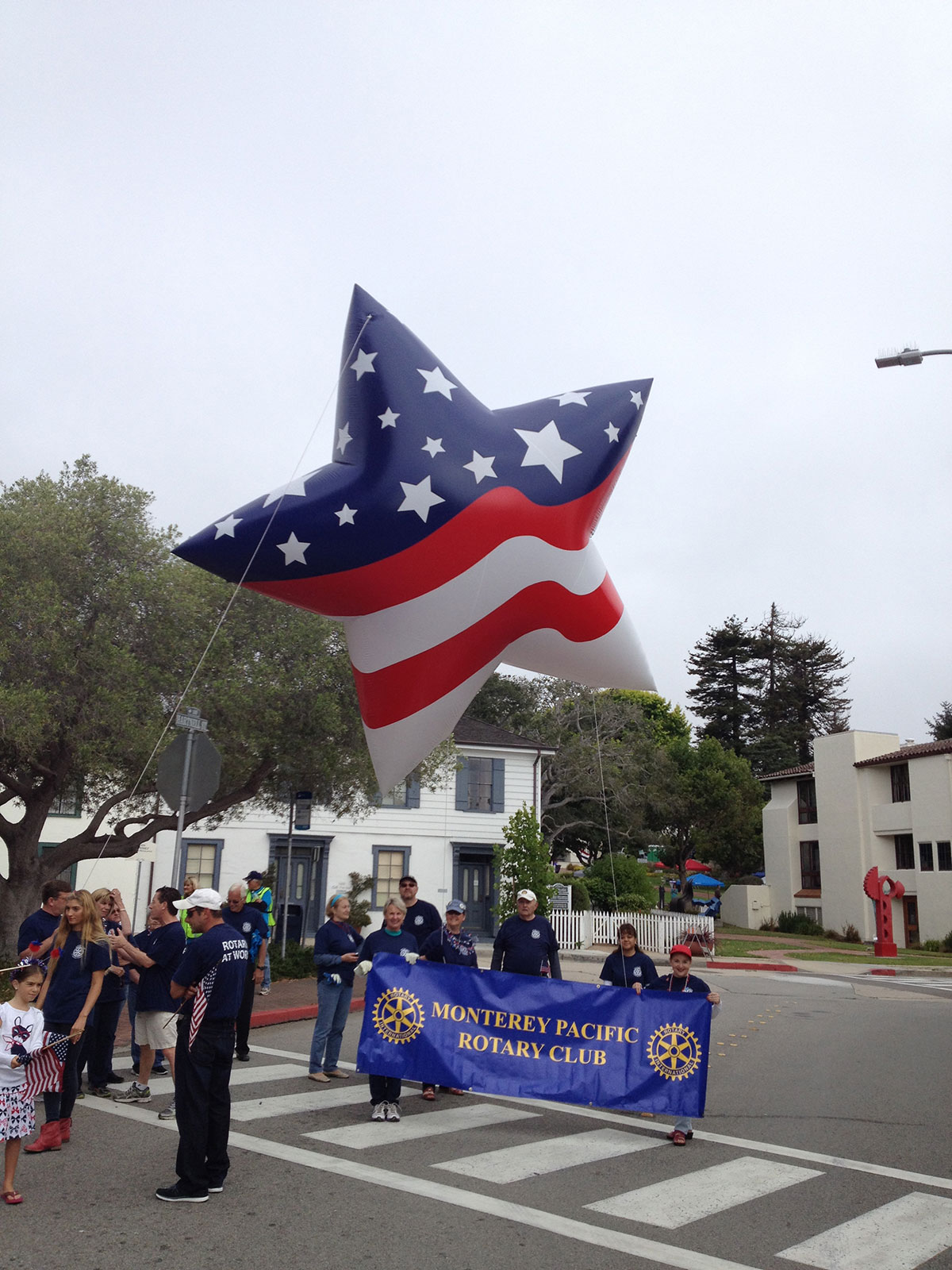 15' Apple Helium Parade Balloon