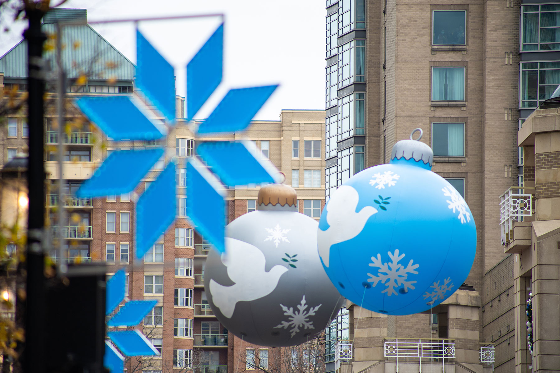 Helium Parade Balloon Peace Ornaments